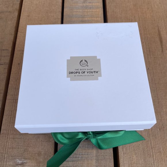 Drops of Youth: The Body Shop Skincare Collection - Picture 2 of 4